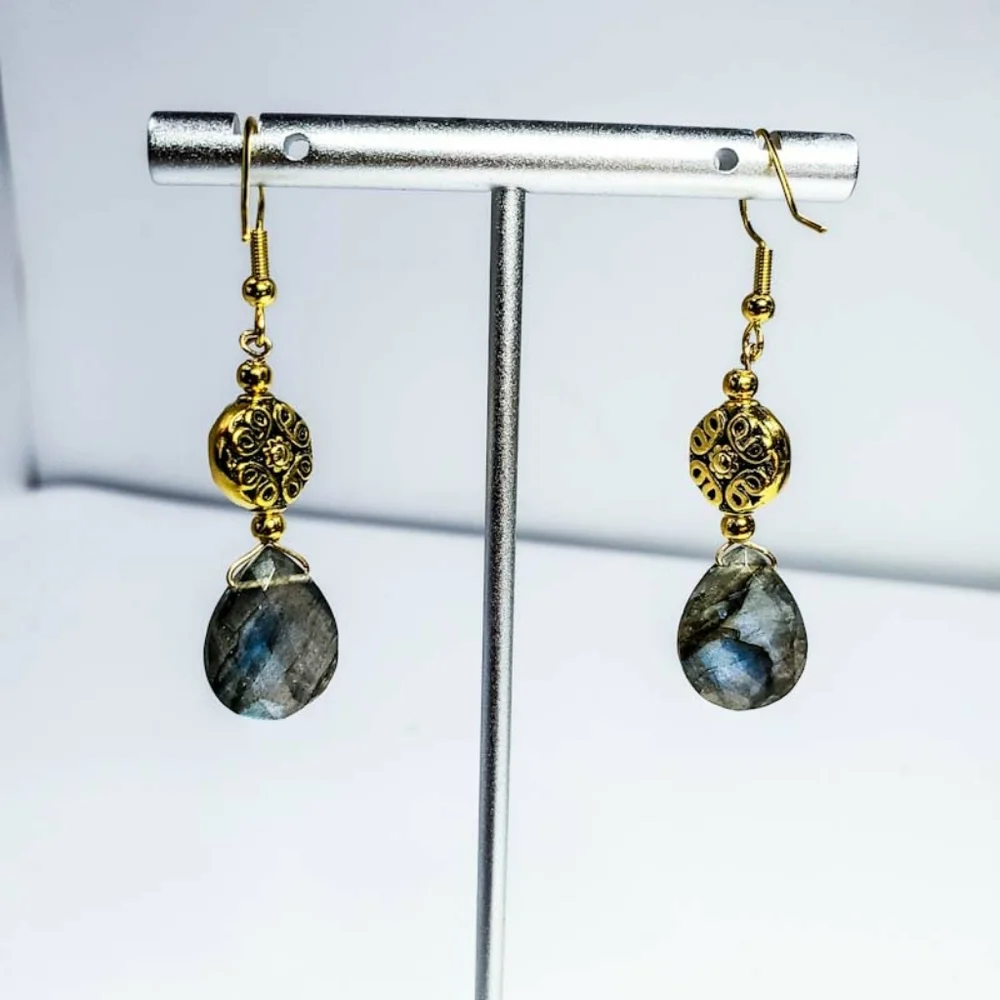 Stunning Labradorite Drop Earrings - Picture 8 of 9